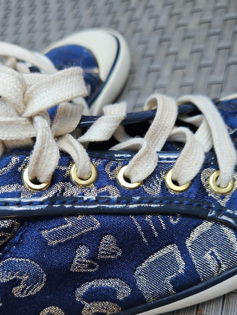 Coach Navy Denim Graphic Metallic Lace-Up Sneakers with White Accents Size 7B - Picture 17 of 17